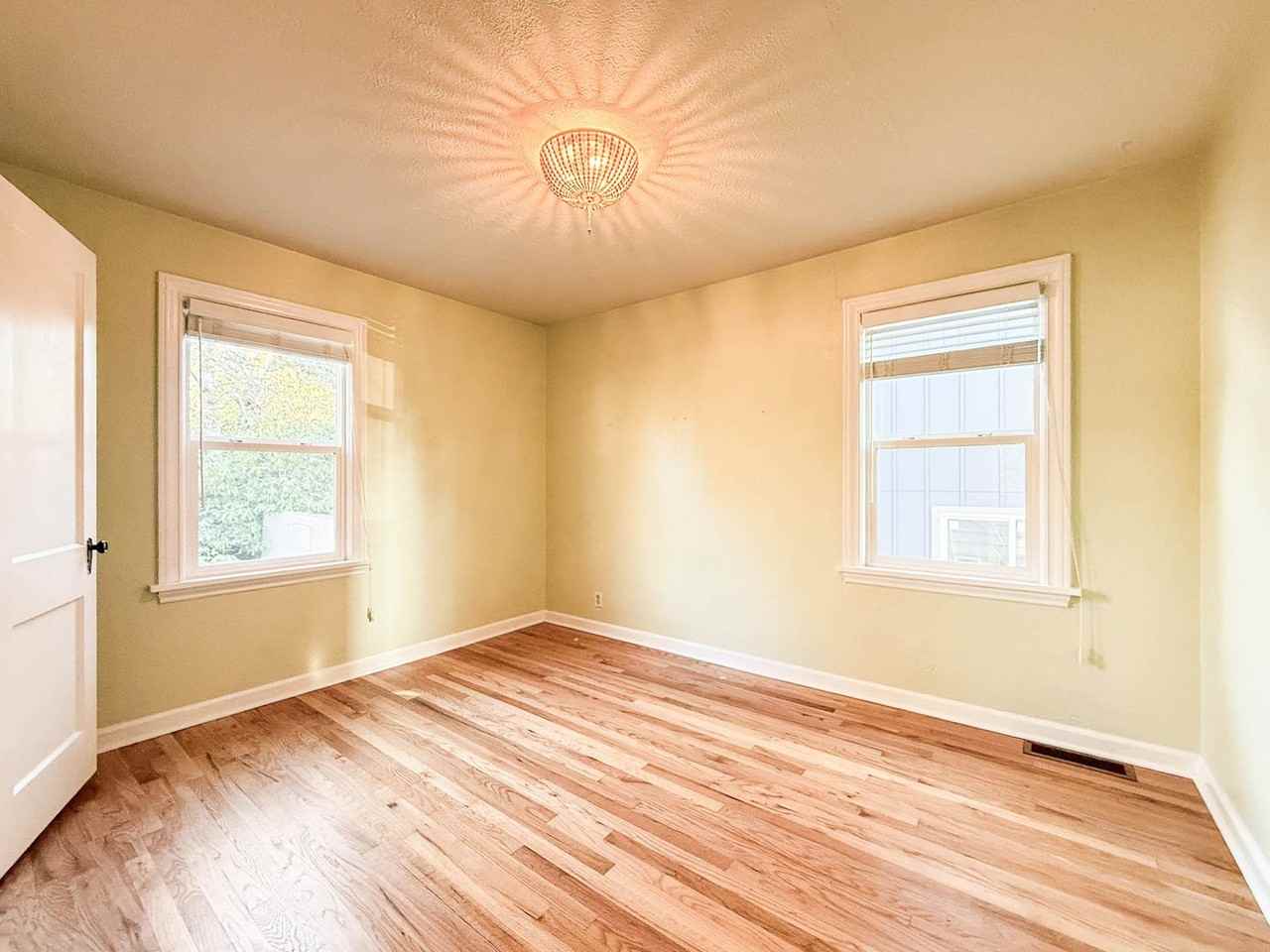 10332 Ashworth Ave N - Photo 6 of 20