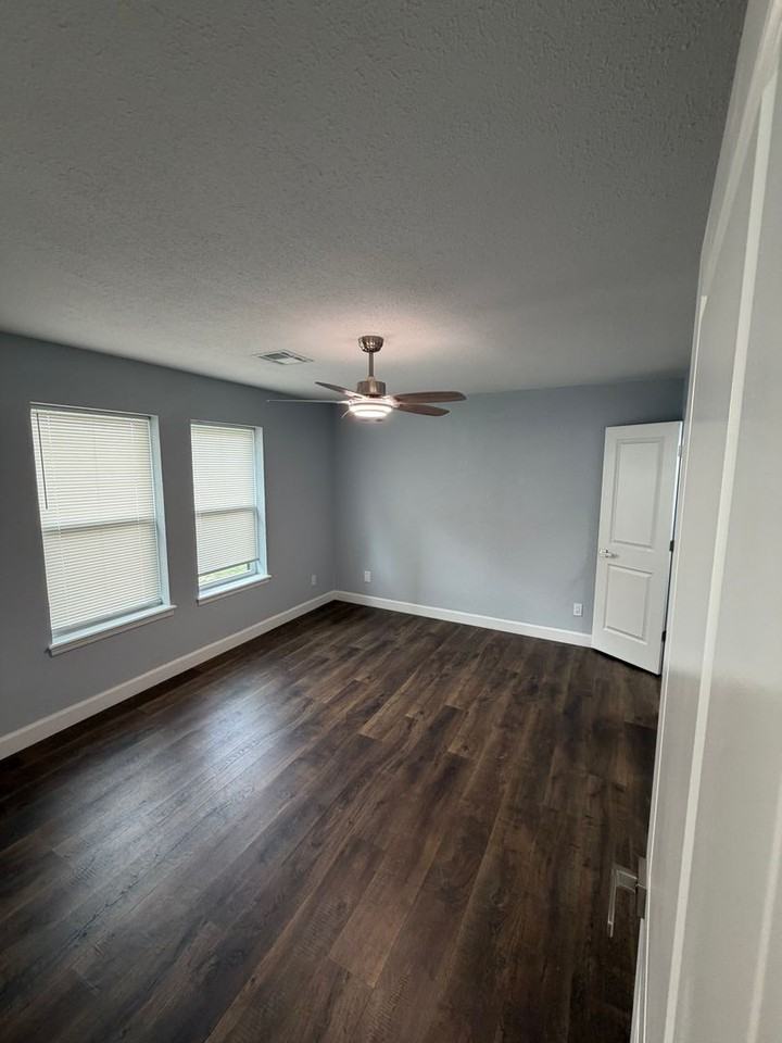 1801 S Missouri Ave - Photo 3 of 20