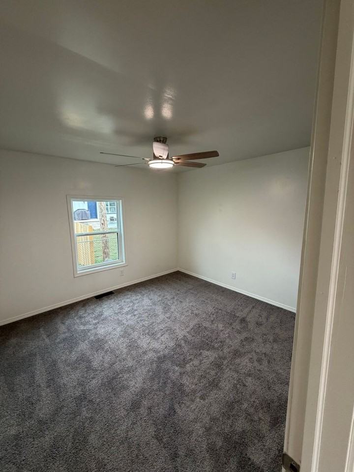 609 N Weenonah Ave - Photo 7 of 19