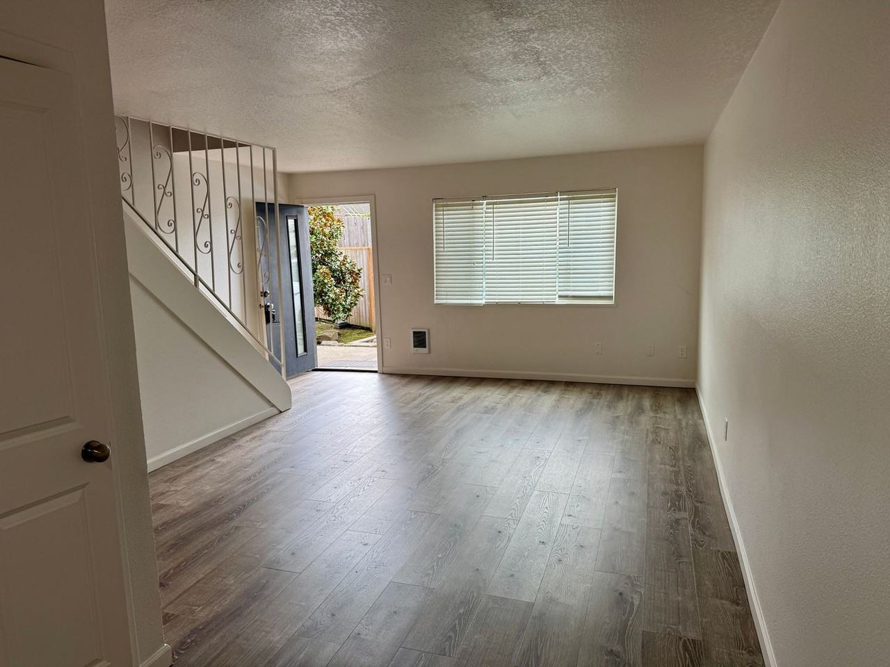 4115 Se Holgate Blvd - Photo 4 of 13