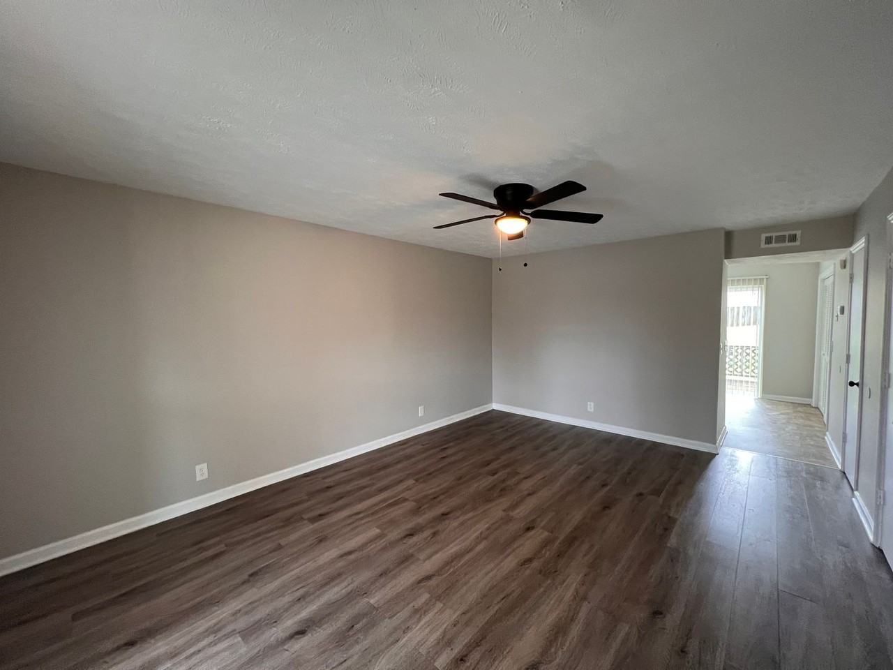 502 Windellwood Cir - Photo 2 of 22