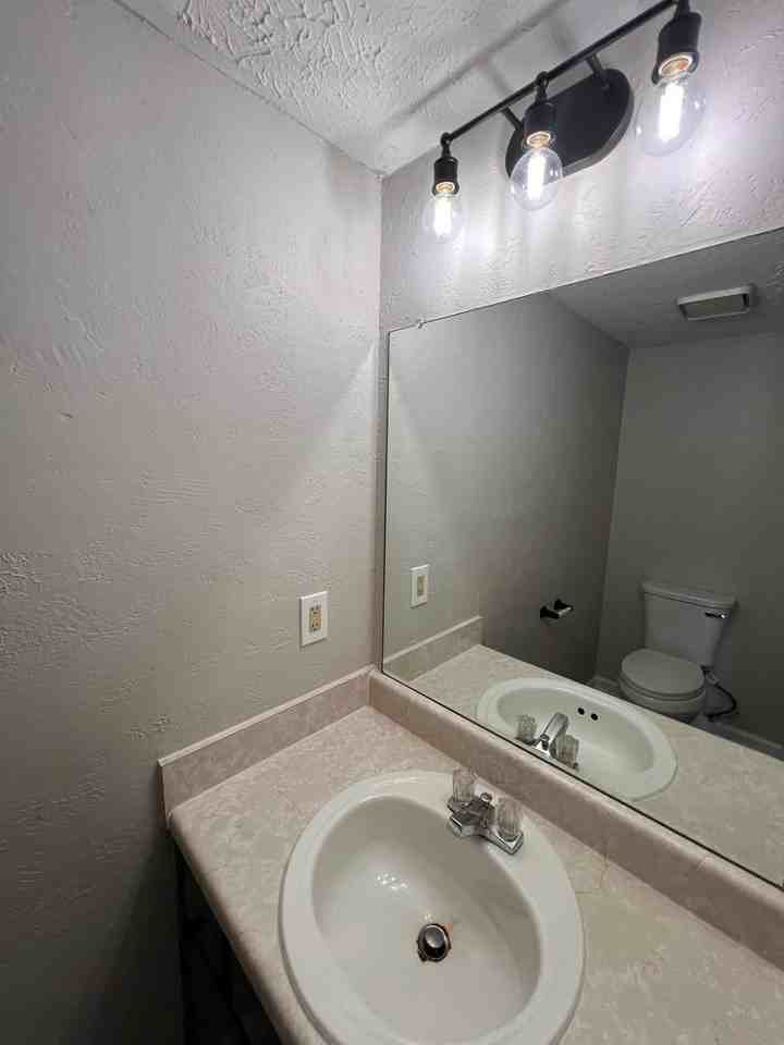 502 Windellwood Cir - Photo 4 of 22