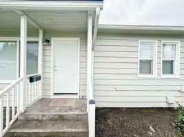 featured image of 283 Sw Cherry St