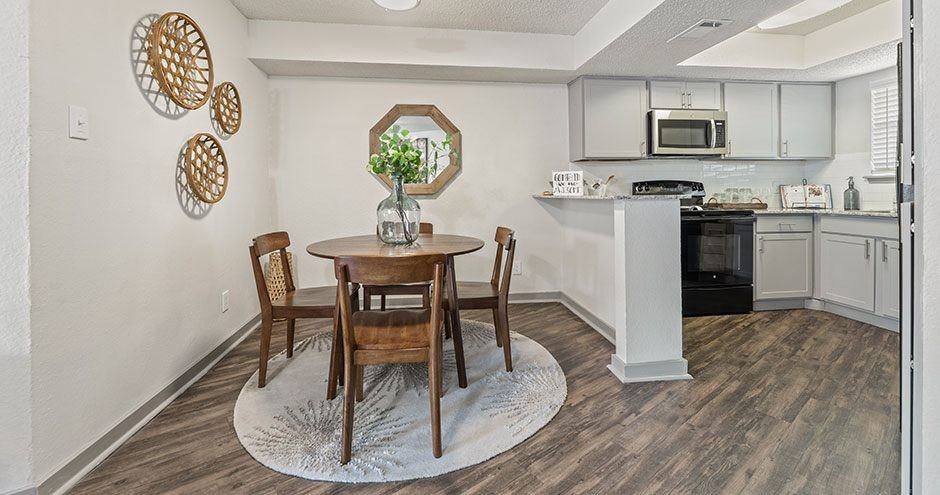 The Elise Apartments - Photo 5 of 23