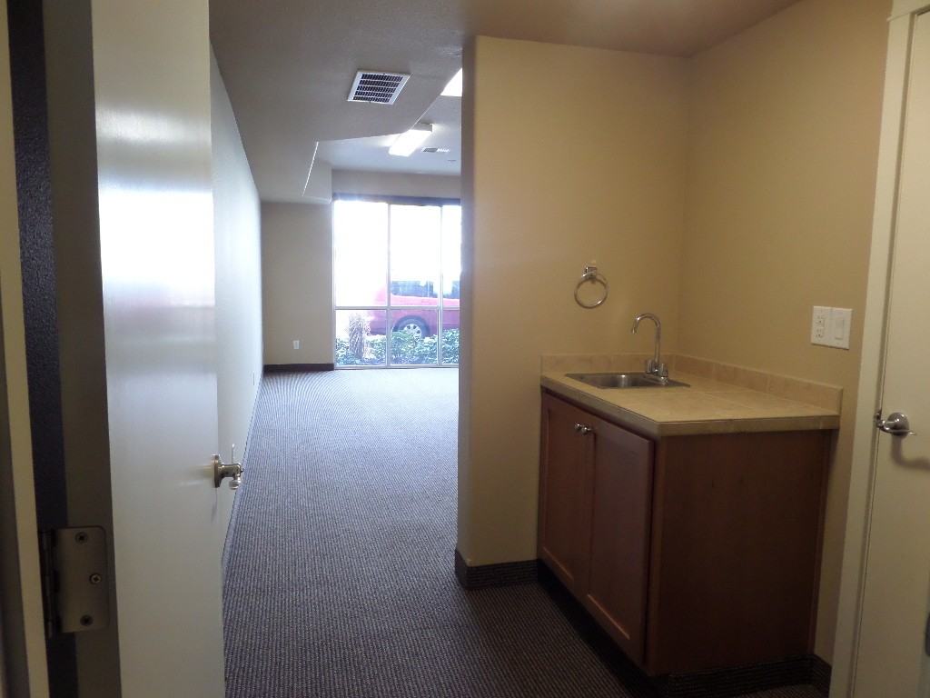 1103 Se Rasmussen Blvd - Photo 4 of 19