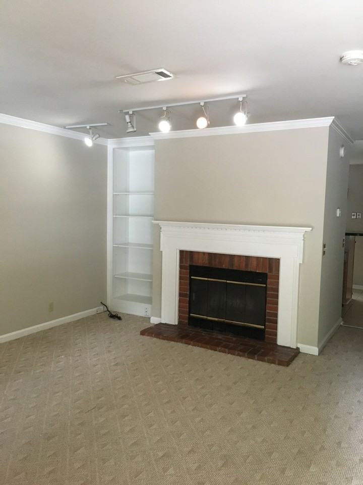 211 Hickory Forge Dr - Photo 2 of 9