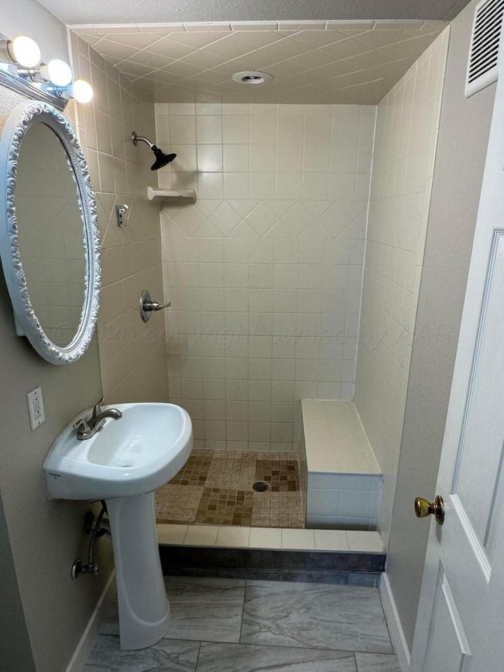 4613 Parker St - Photo 6 of 12