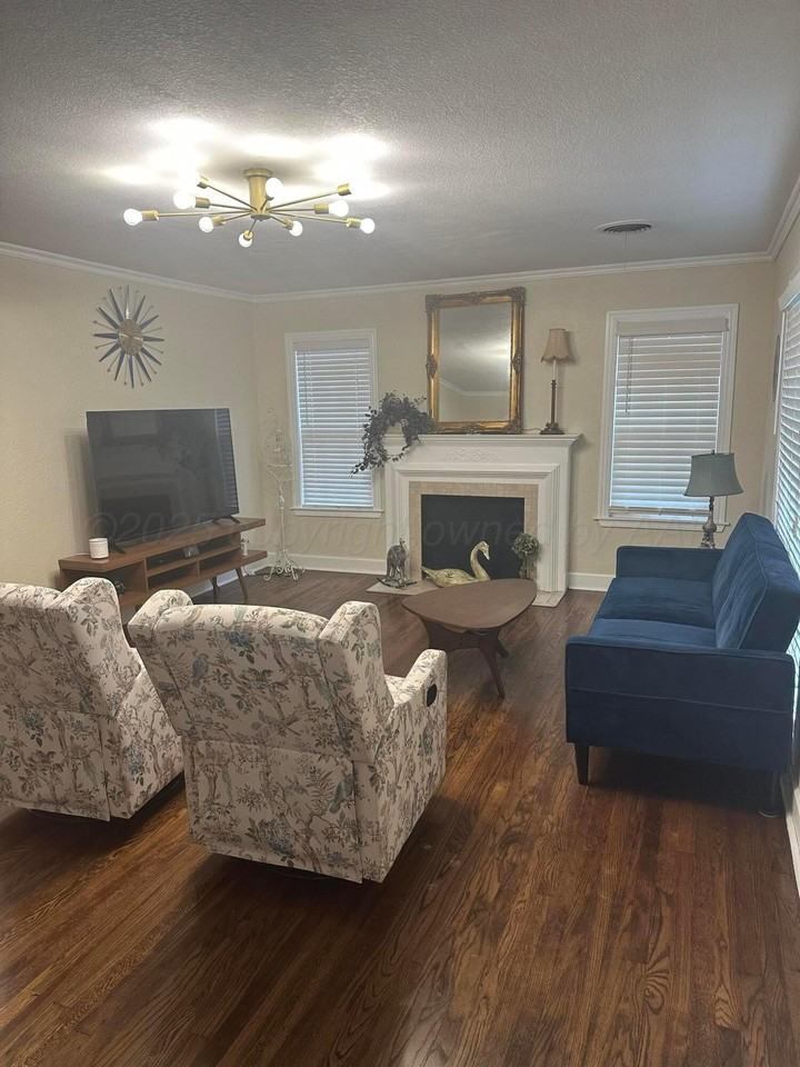 1118 Bellaire St - Photo 2 of 36