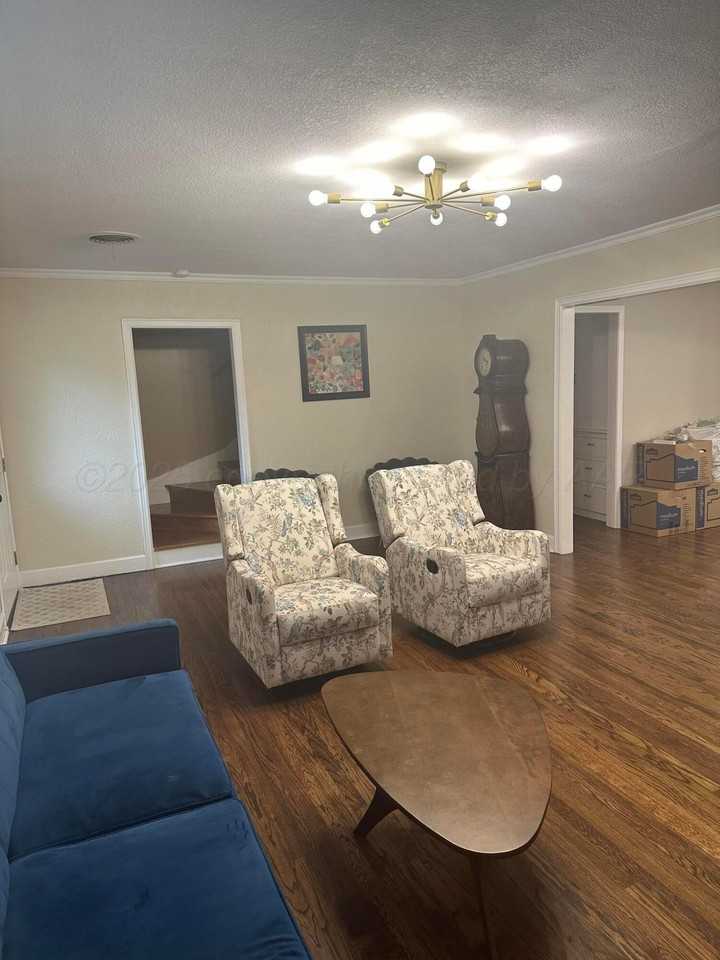 1118 Bellaire St - Photo 4 of 36