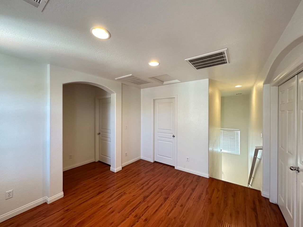 10224 Tait St - Photo 7 of 20