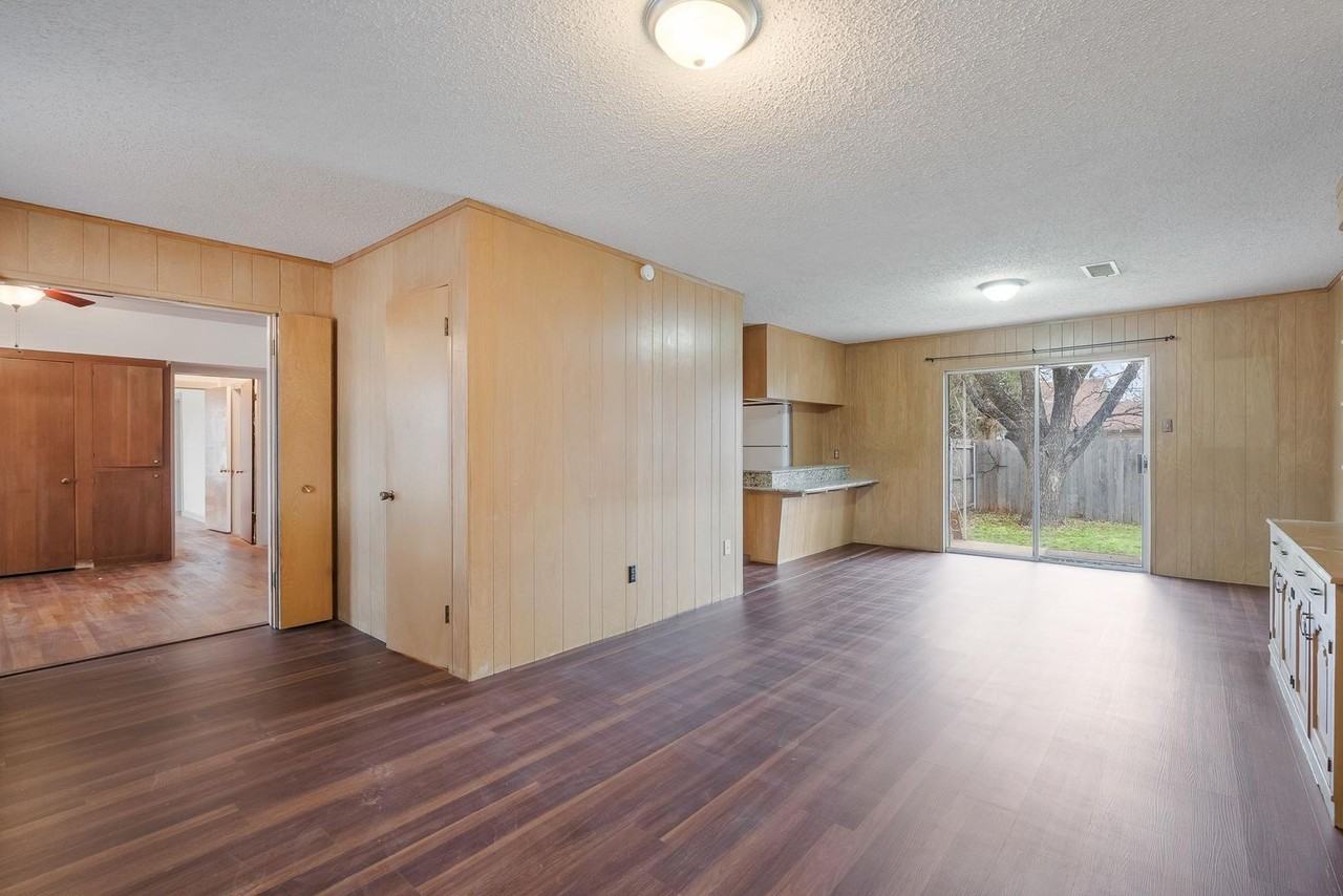 2202 State St - Photo 2 of 30