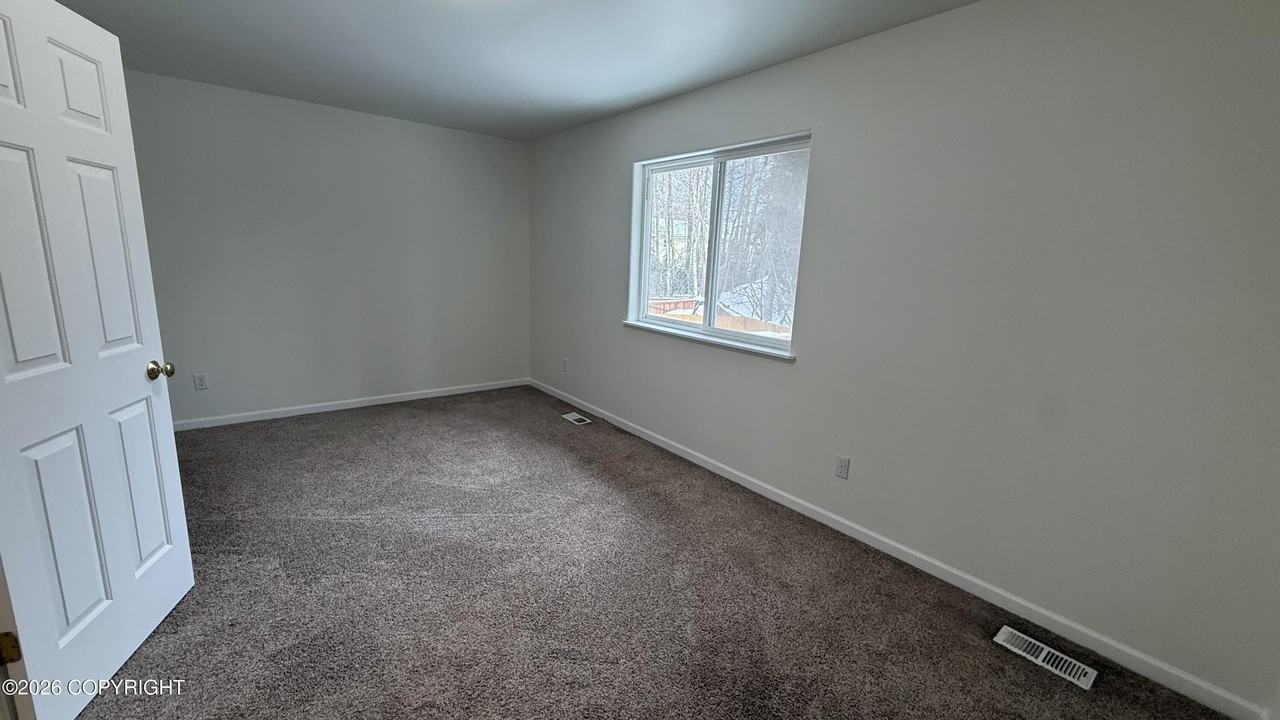 6464 Fairweather Dr - Photo 5 of 16