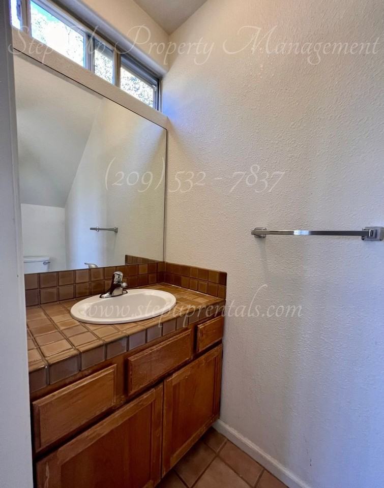 10778 Buena Oaks Ct #A - Photo 6 of 14