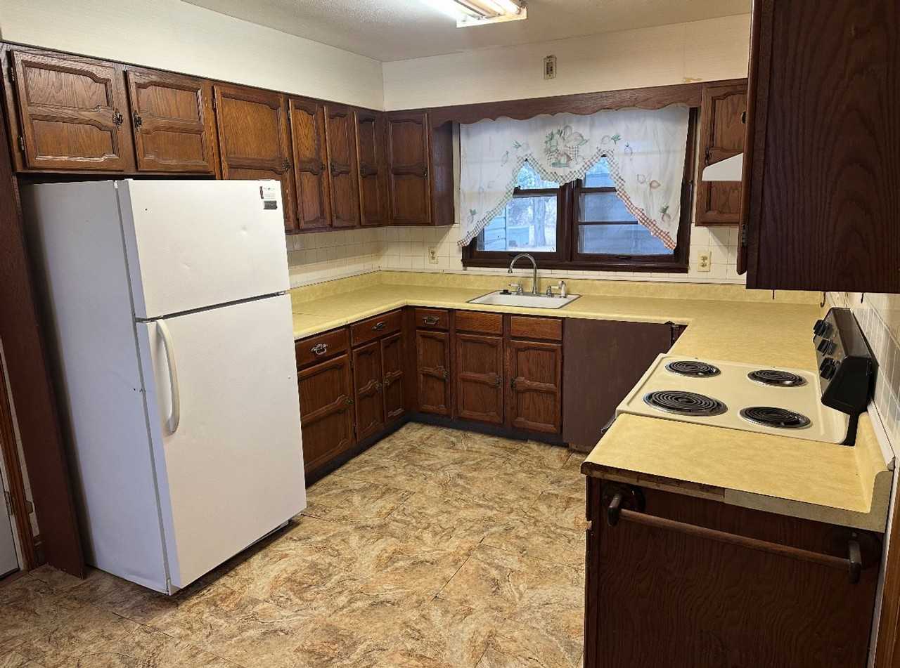 4560 W Us Highway 30 - Photo 3 of 26