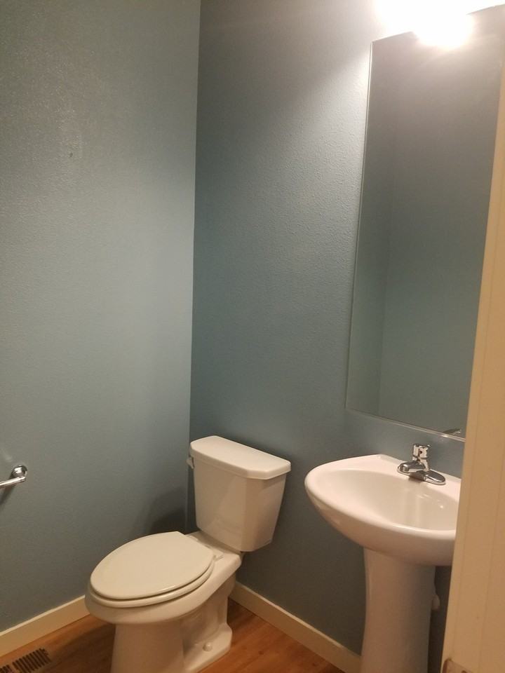 7214 Hayworth Ave Ne - Photo 6 of 7