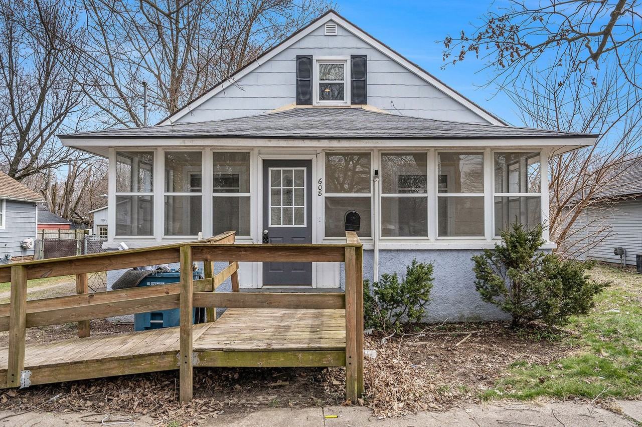 608 Washburn Ave - Photo 3 of 30