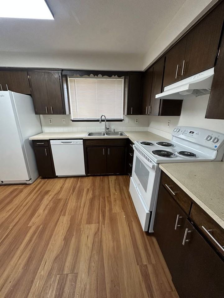 3009 S Collins Rd - Photo 3 of 23