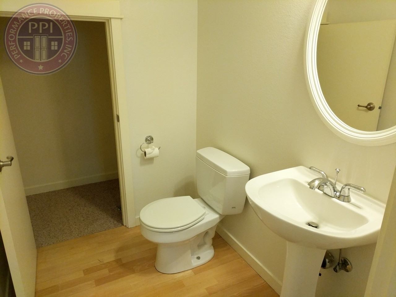 4526 N Newark St - Photo 5 of 20