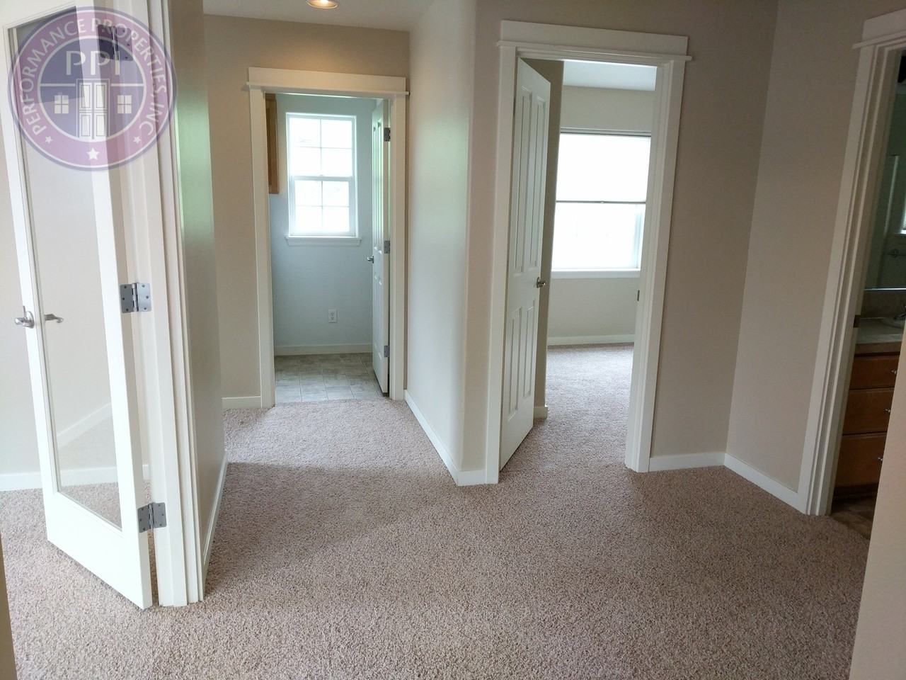 4526 N Newark St - Photo 6 of 20