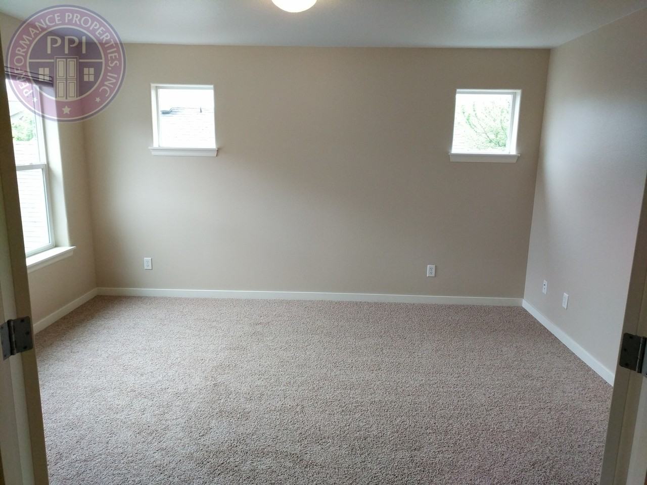 4526 N Newark St - Photo 7 of 20