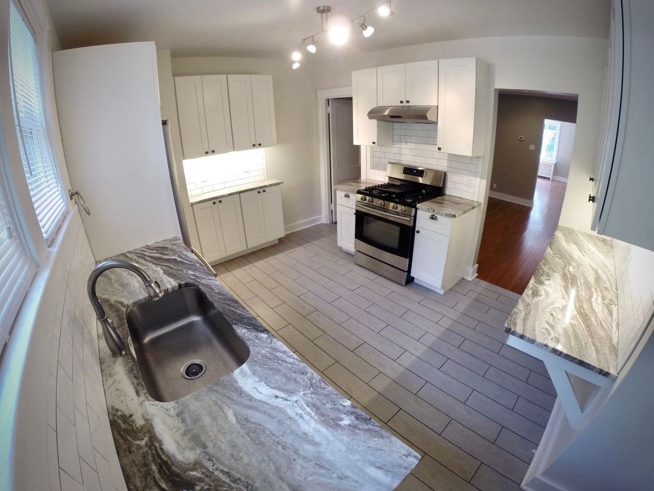 5285 Forbes Ave - Photo 7 of 28