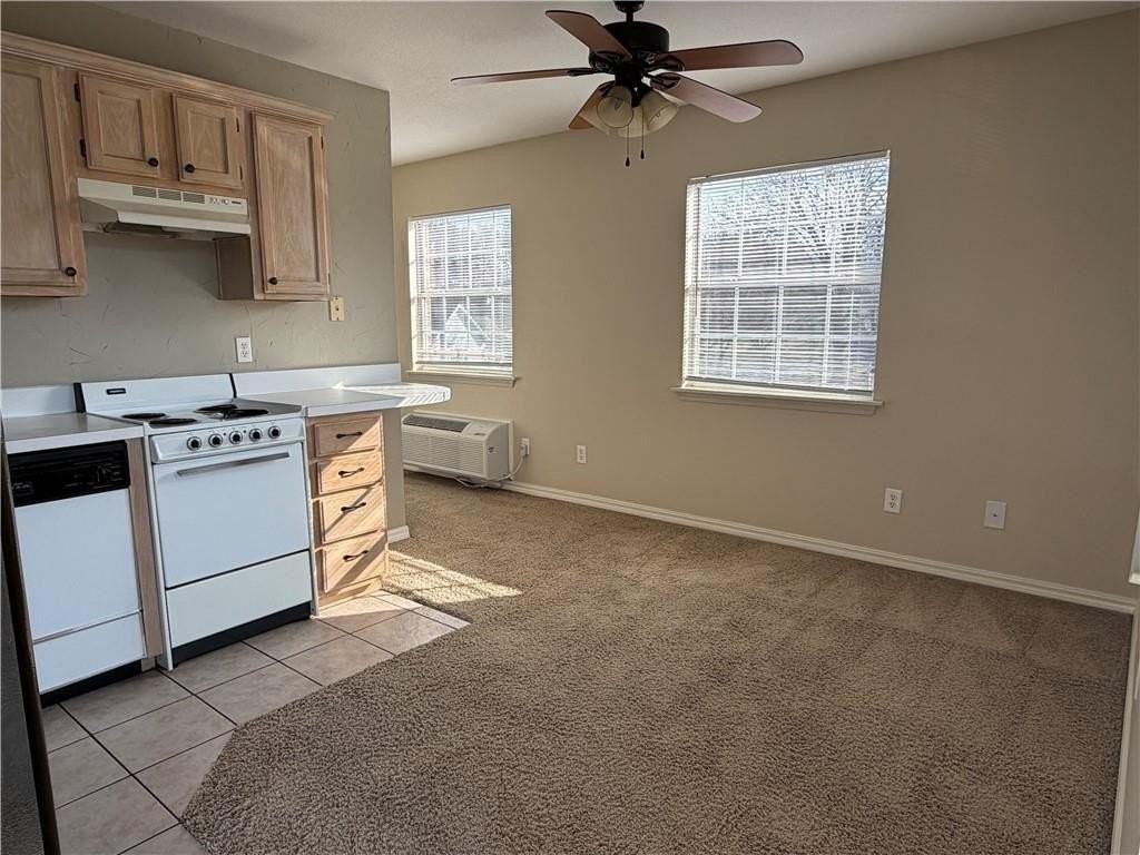 800 W Tahlequah St #B - Photo 2 of 9