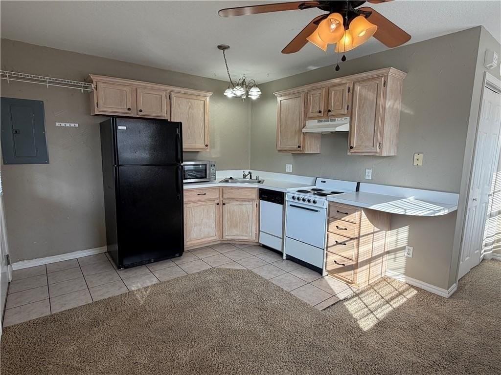 800 W Tahlequah St #B - Photo 3 of 9