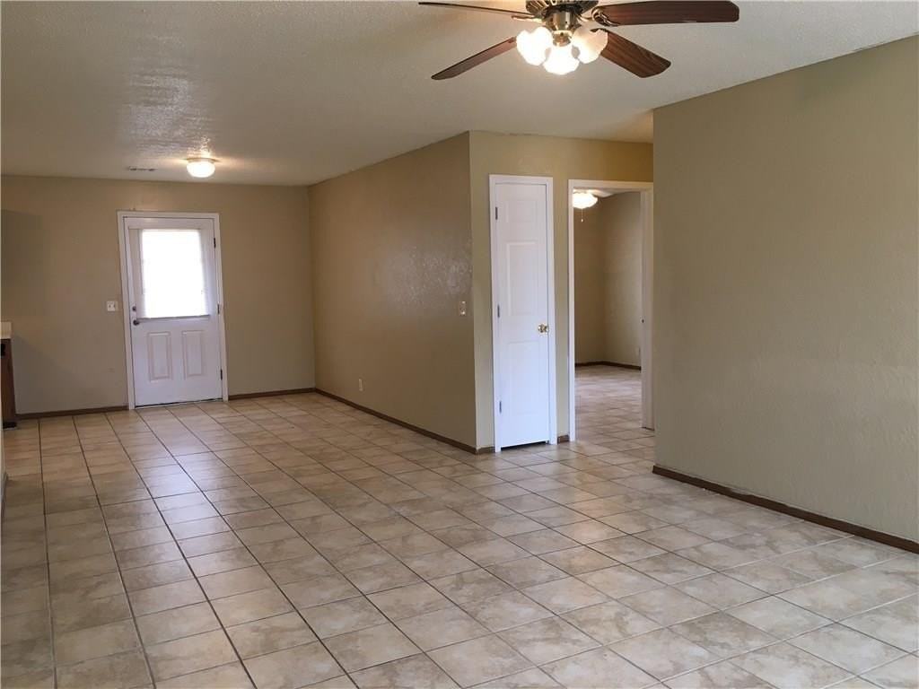 1571 Shannon St #A - Photo 3 of 9