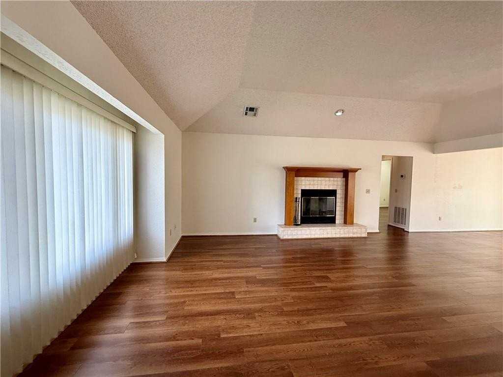 9 Dunedin Dr - Photo 2 of 34