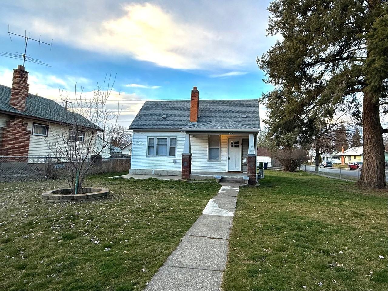 1404 W Jackson Ave - Photo 2 of 24