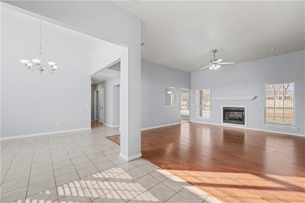 585 Lynn Dr - Photo 3 of 19