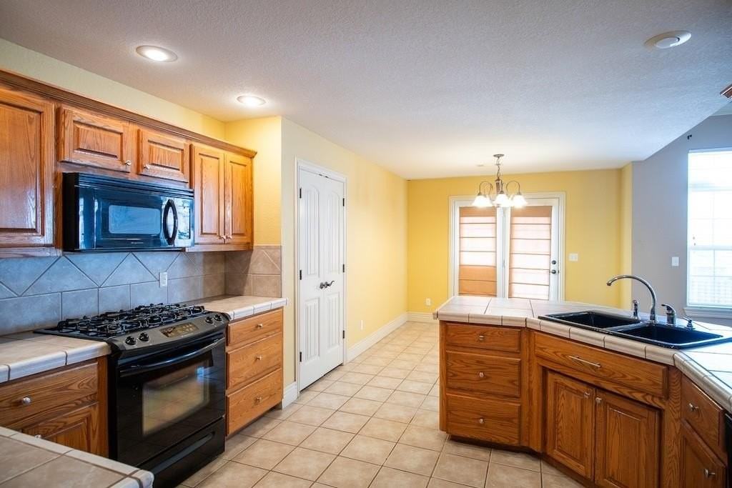 599 N Rocky Xing - Photo 4 of 15