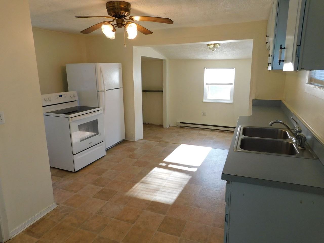 427 South St - Photo 3 of 7