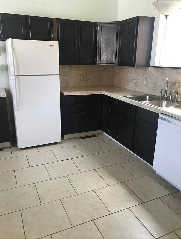 2230 N Campbell Ave - Photo 3 of 8