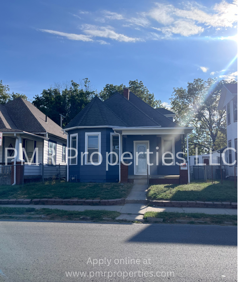 917 N 13th St - Photo 2 of 24