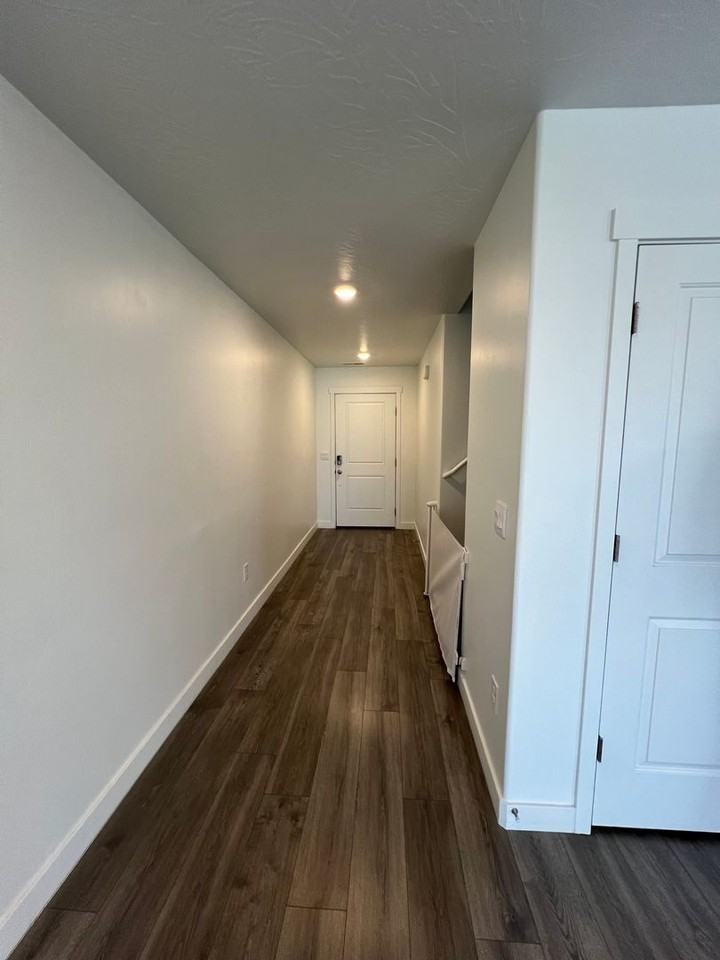 384 W 2050 N #33 - Photo 6 of 22