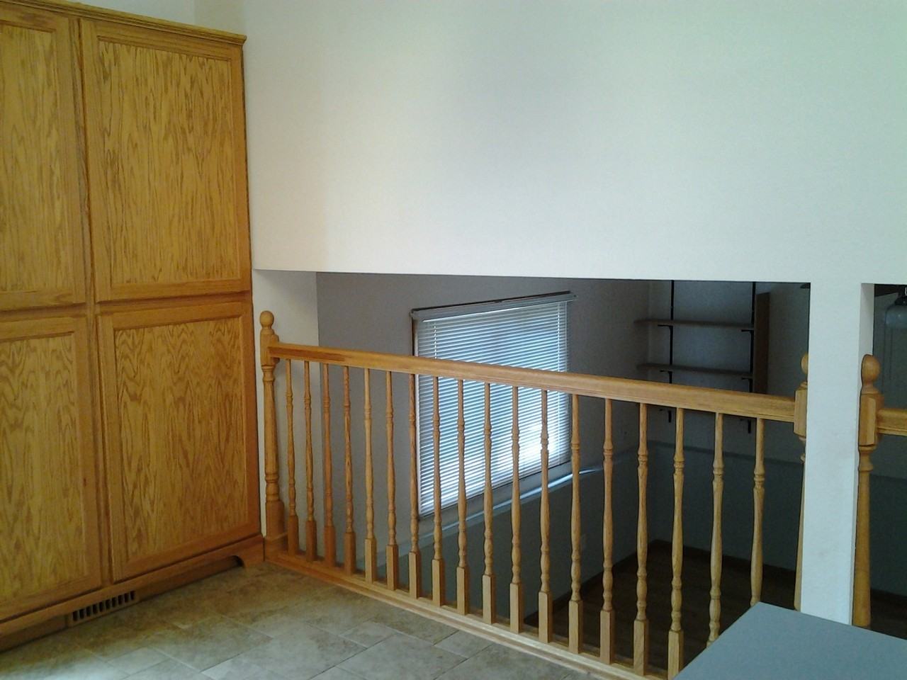 889 Essex Dr - Photo 6 of 40