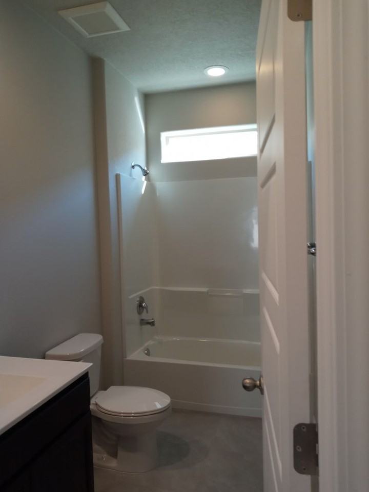 6484 Gannett Dr Ne - Photo 2 of 9