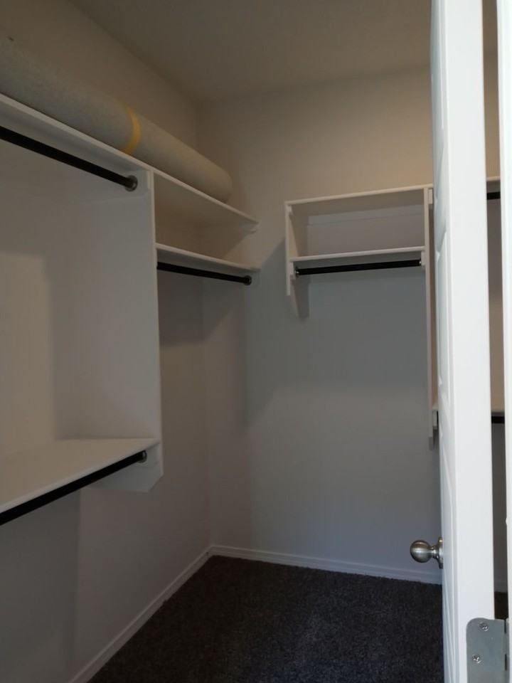 6484 Gannett Dr Ne - Photo 6 of 9