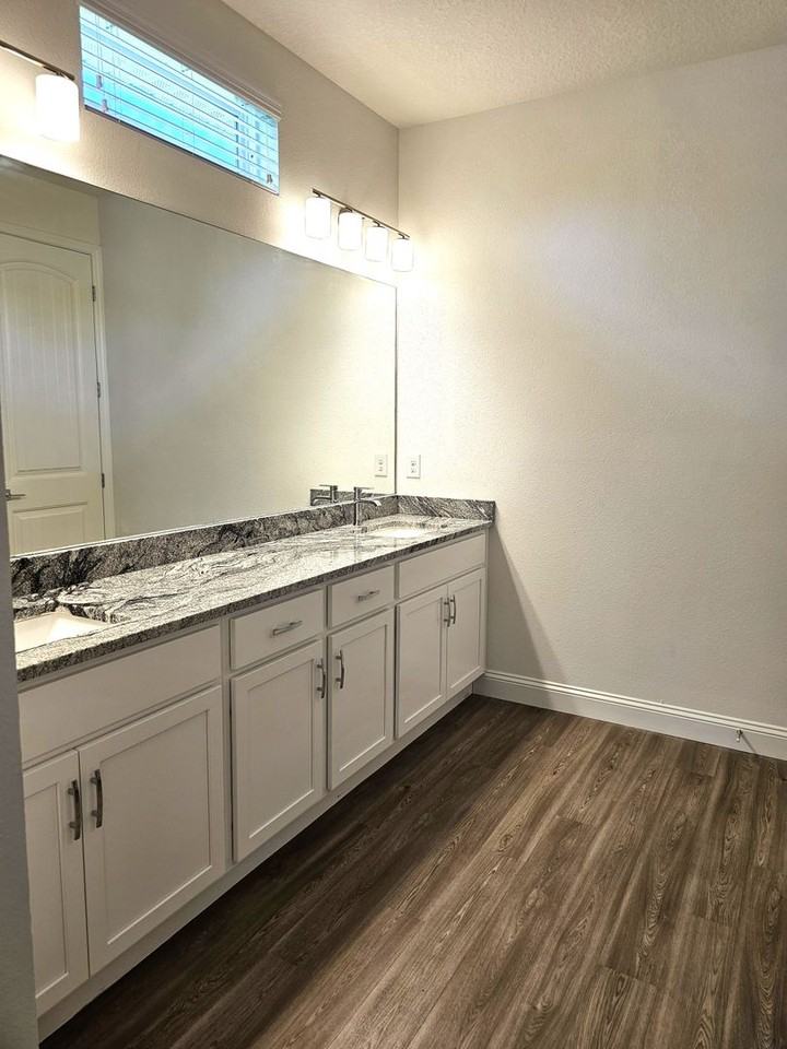 70 Edith Pope Dr - Photo 6 of 13