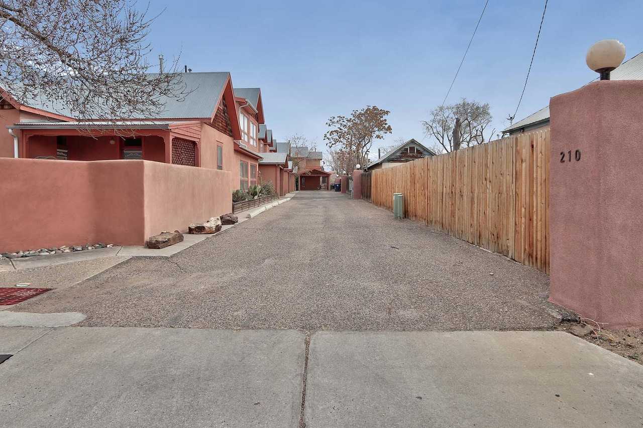 210 San Pasquale Ave Nw Apt D - Photo 6 of 23