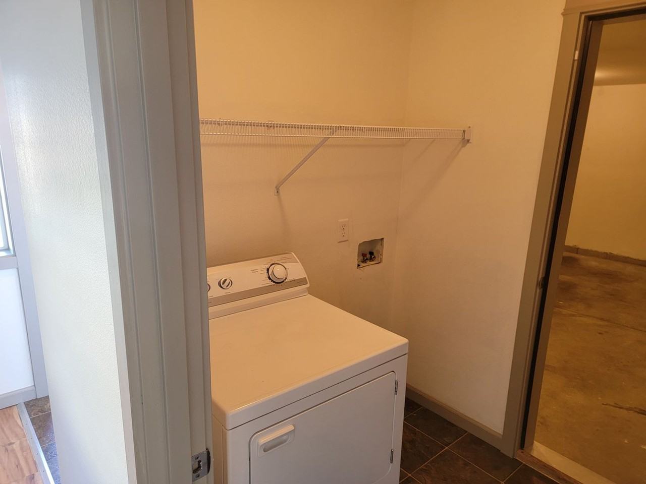 4412 S Carnation Rd - Photo 5 of 29