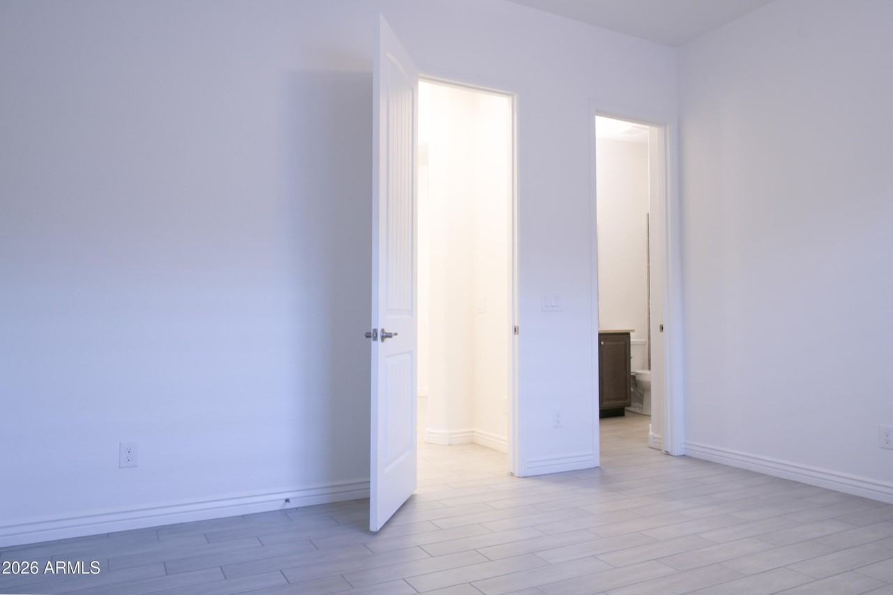 12224 W Creosote Dr - Photo 7 of 10