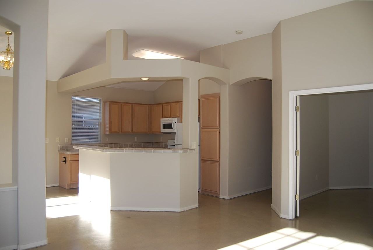 1162 Tule Dr - Photo 2 of 16