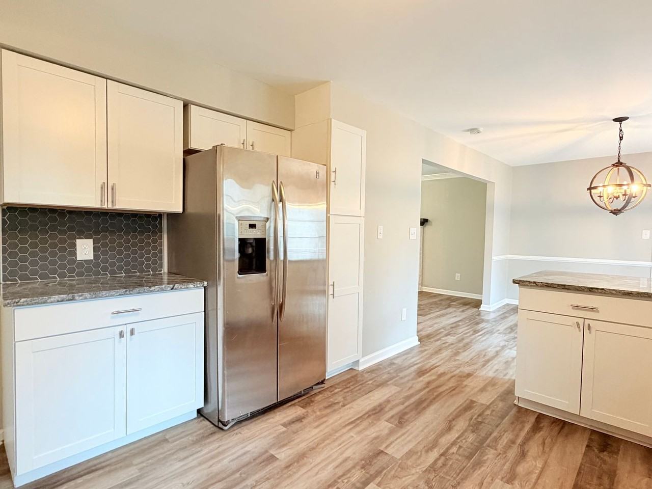 100 Greenwood Dr - Photo 5 of 21