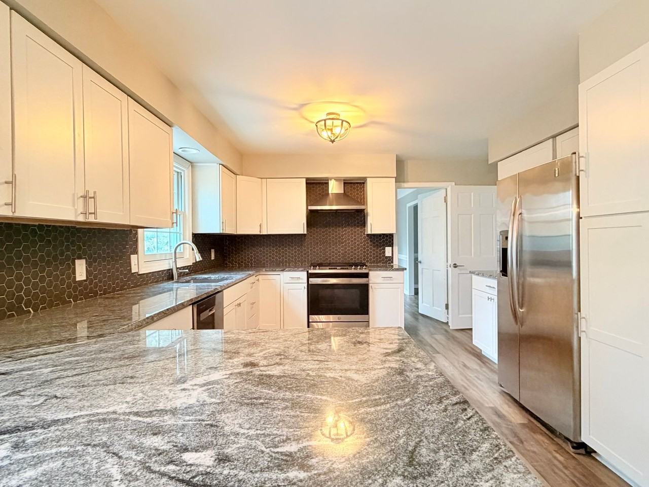 100 Greenwood Dr - Photo 7 of 21