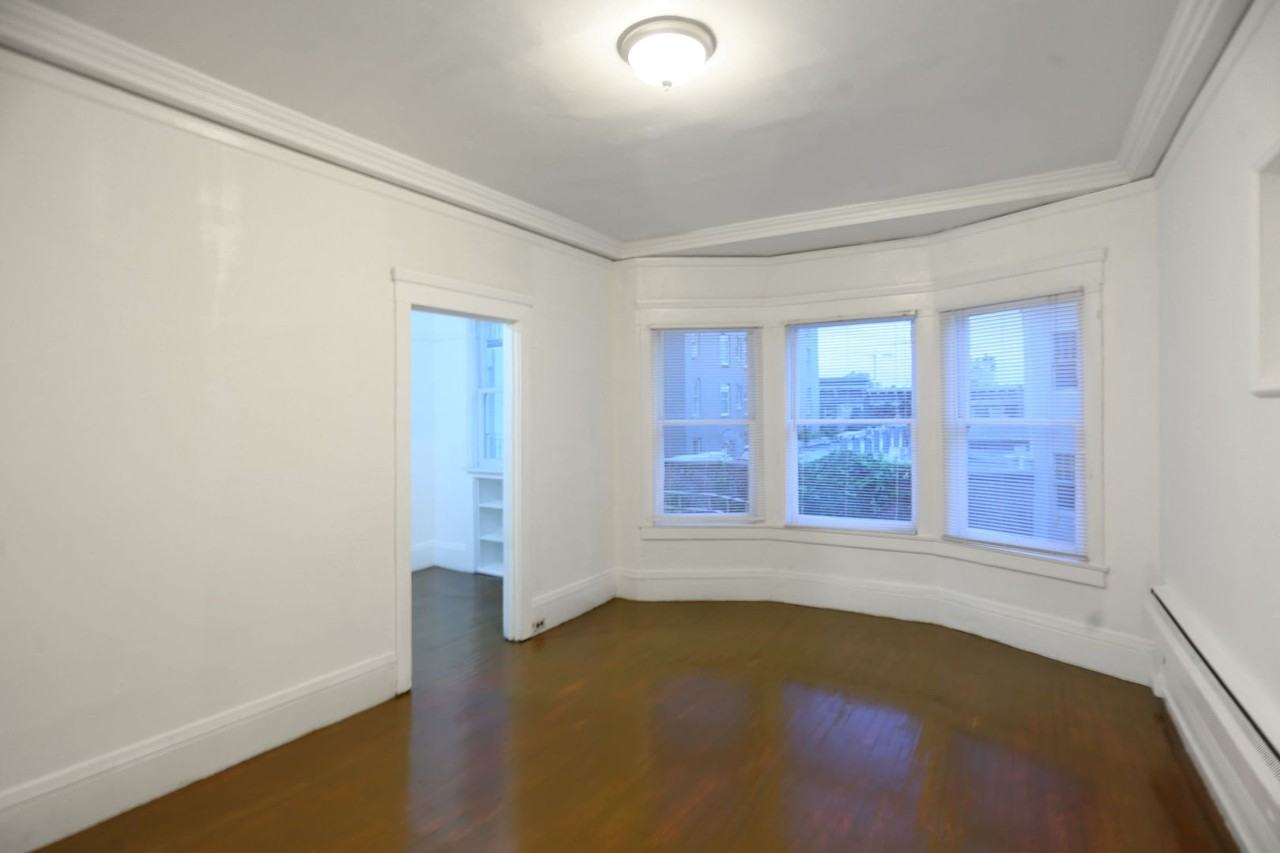 1235 Bush St #21 - Photo 2 of 13