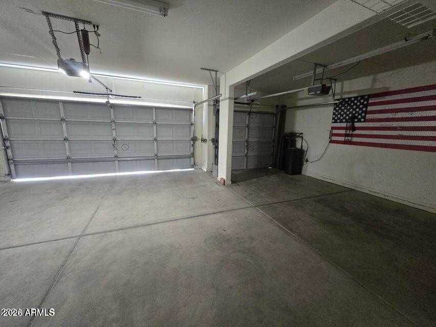 4048 E Kroll Dr - Photo 4 of 38