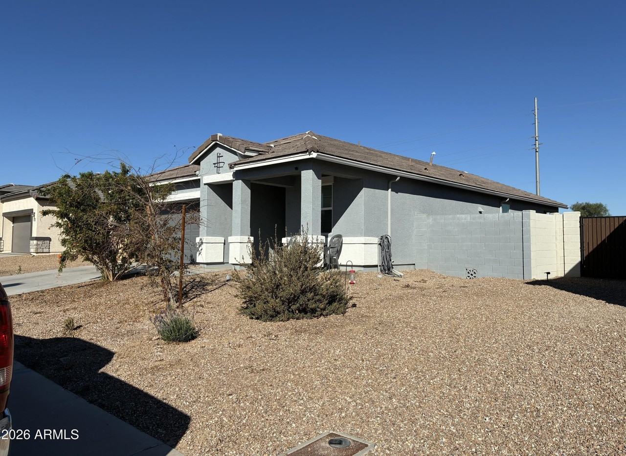 24588 W Raymond St - Photo 2 of 22