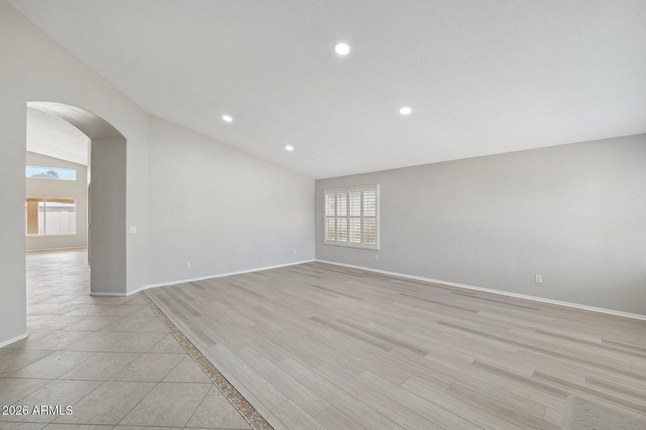 9235 W Marconi Ave - Photo 6 of 41